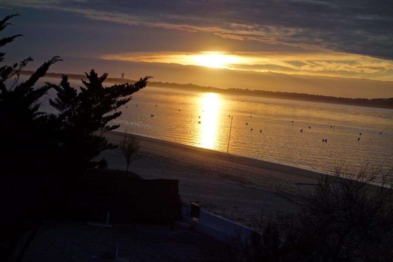 Appartement Arcachon Perreire Premiere Ligne Les Pieds Dans L Eau Vue Magnifique Sur Le Bassin エクステリア 写真