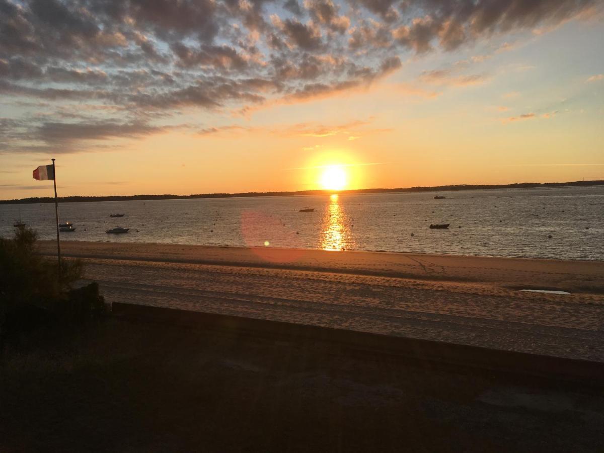 Appartement Arcachon Perreire Premiere Ligne Les Pieds Dans L Eau Vue Magnifique Sur Le Bassin エクステリア 写真